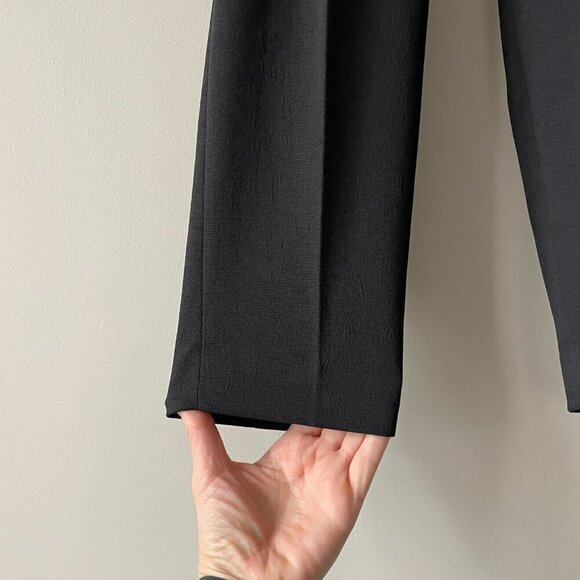 Aritzia Babaton Cohen Pull On Mid Rise Pleated Straight Cropped Pants Black 4 - Picture 6 of 9